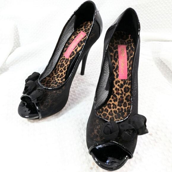 Betsey Johnson Shoes - BETSEY JOHNSON! 3 ROSETTE DETAIL BLACK SHEER MESH/PATENT LEATHER HEELS! SZ 6.5M